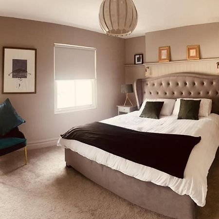 3 Bedroom Luxury Apartment Main Street Cashel  Eksteriør bilde