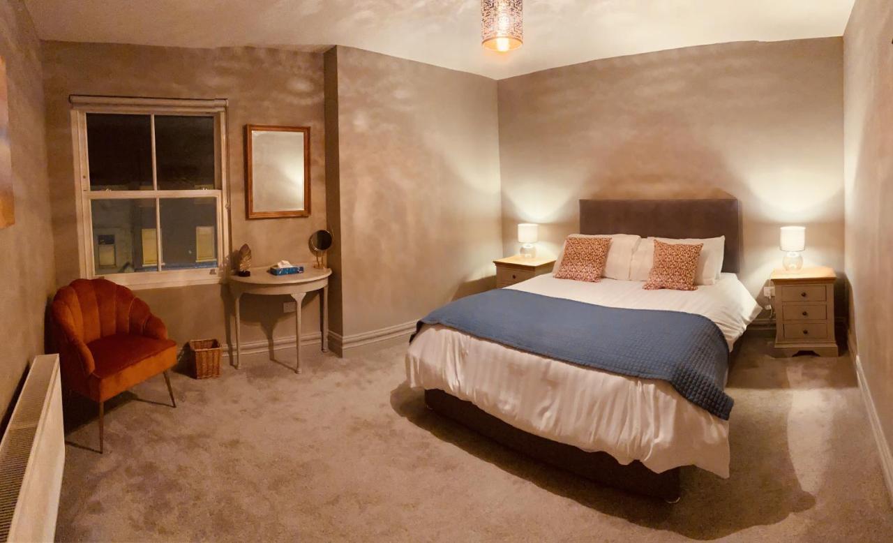 3 Bedroom Luxury Apartment Main Street Cashel  Eksteriør bilde
