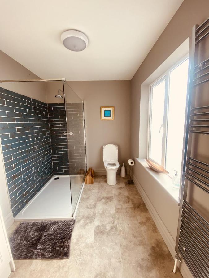 3 Bedroom Luxury Apartment Main Street Cashel  Eksteriør bilde